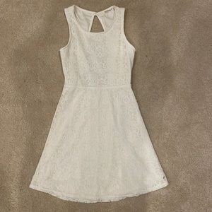 Girls white lacy sleeveless dress